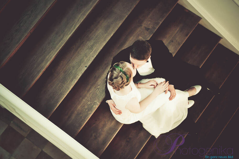 Hochzeitsfoto Paar auf Treppe