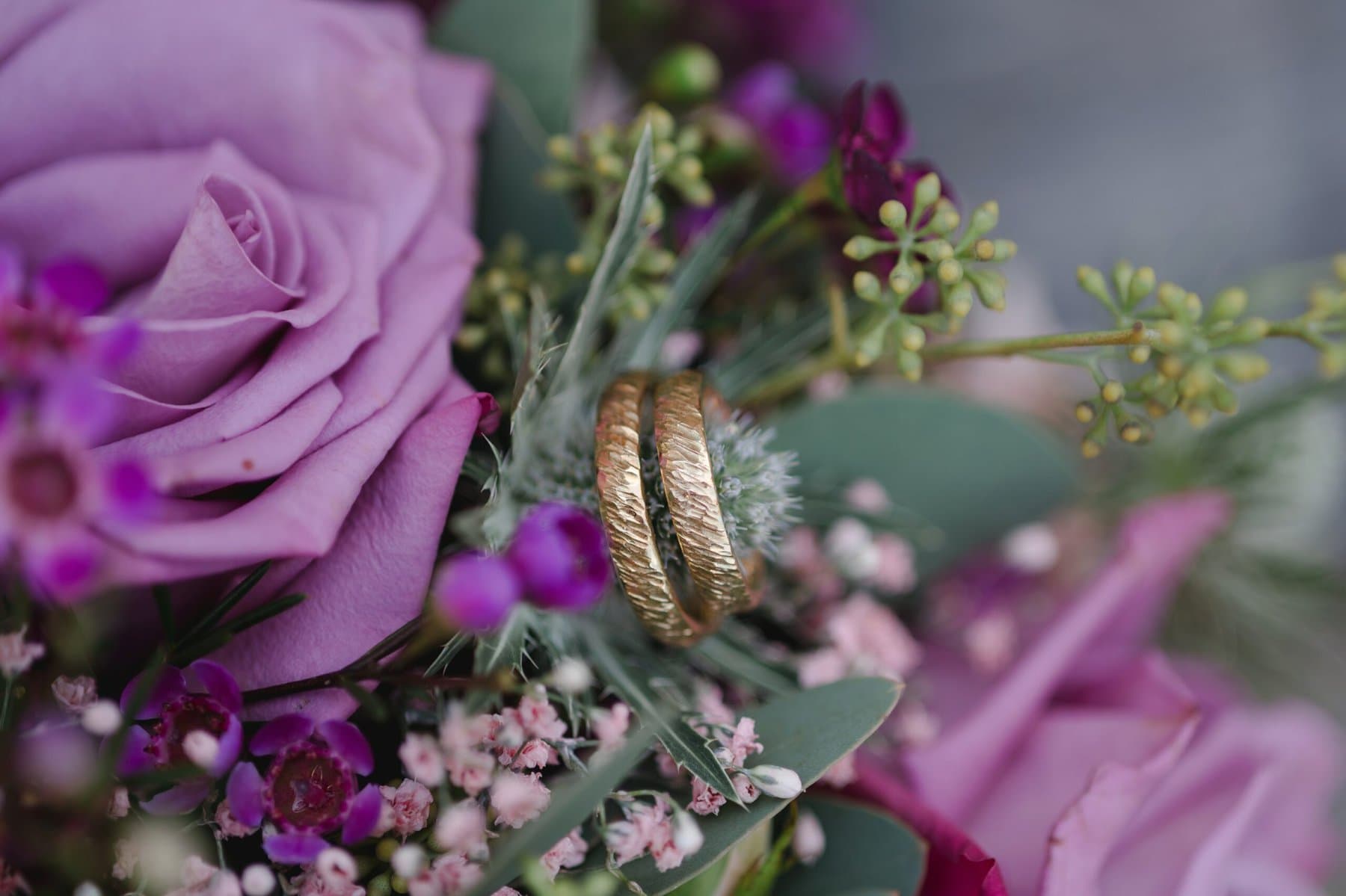 Wedding photo flower ring