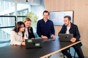 Photo studio Munich, professional photo shoot, business photos, team photos, photo studio in Munich, professional photography, company portraits.